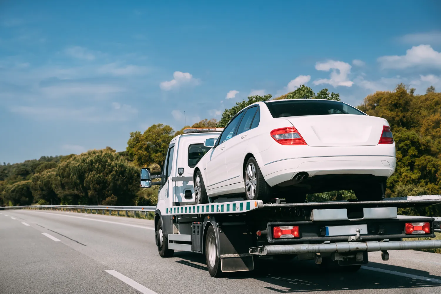 Ile kosztuje auto laweta?